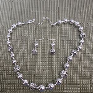 Elegant Silver Necklace and Earring Set
